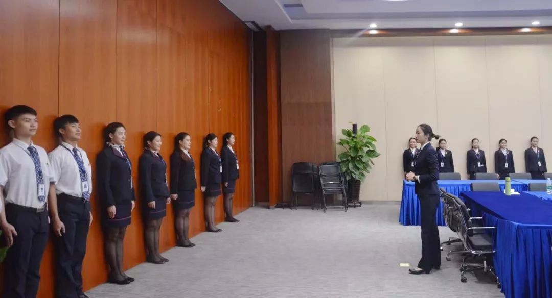 提升服務質量，塑造專業(yè)形象——廣電城市服務城市規(guī)劃展覽物業(yè)服務中心開展服務禮儀與會務服務培訓